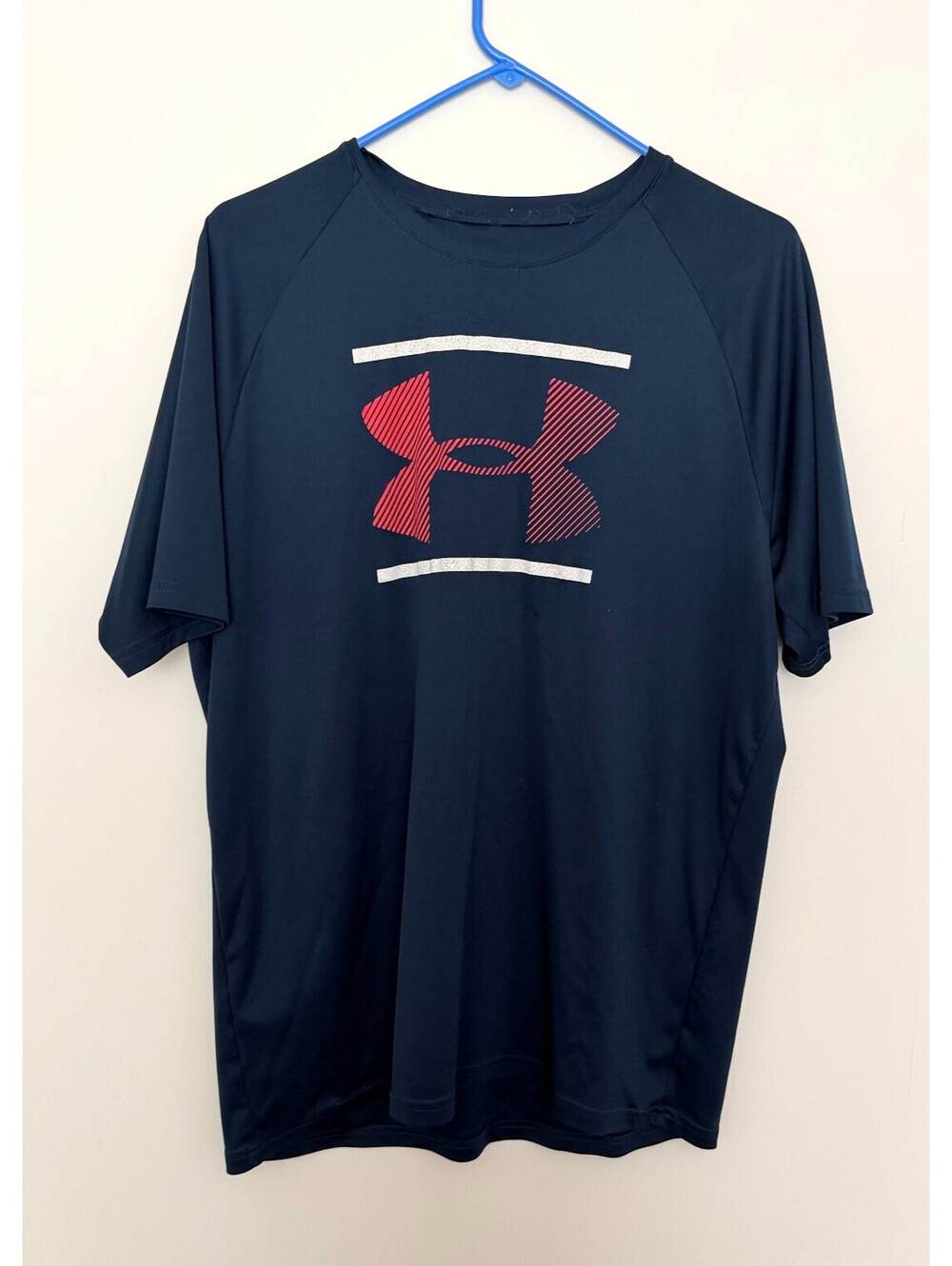 Men's Under Armour Navy Blue T-Shirt